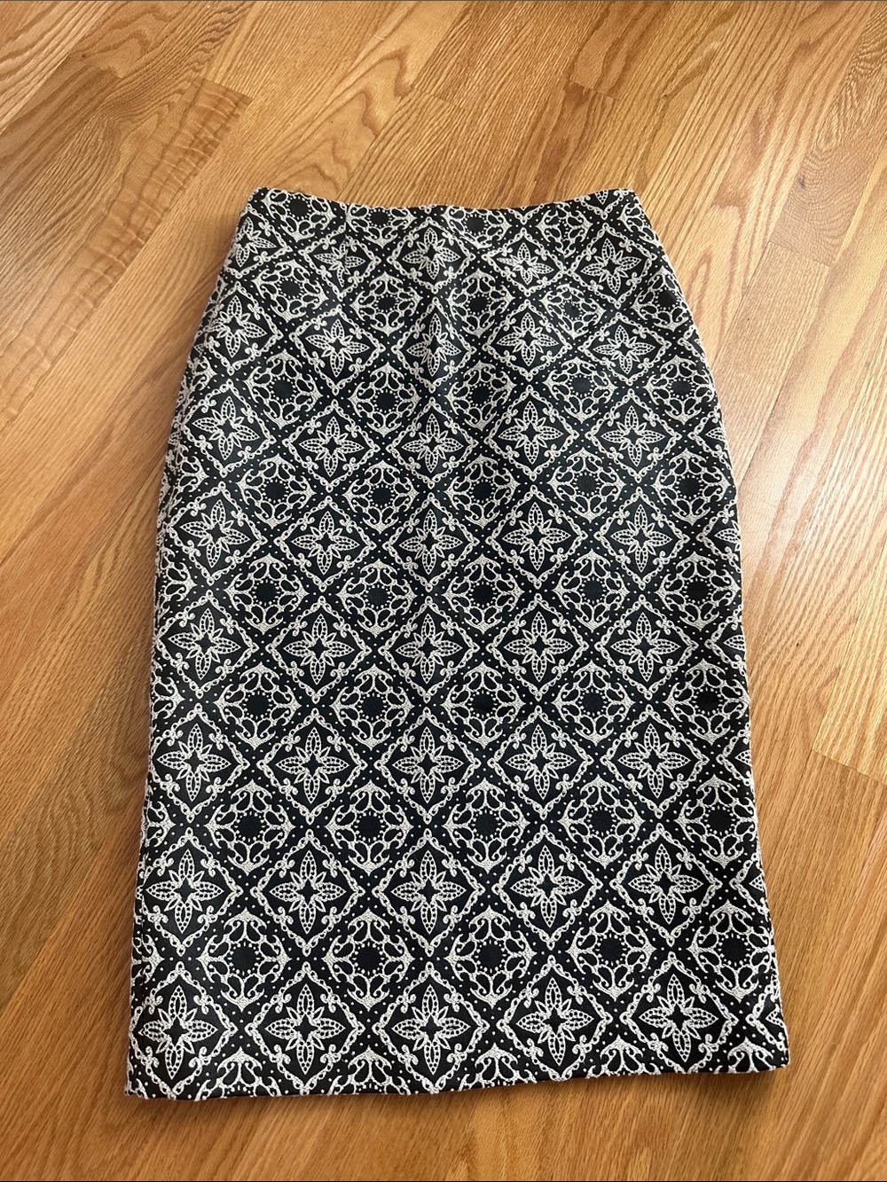 Zara Black and White Embroidered Geometric-Print Pencil Skirt